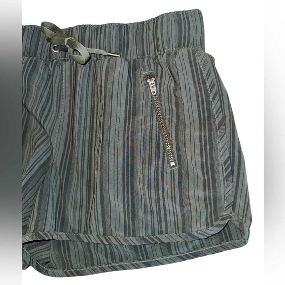 ATHLETA Women’s Sway Olive Green Striped Running Shorts, Medium - Picture 4 of 8